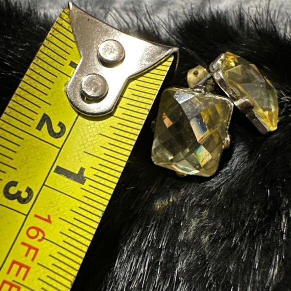 Vintage Faceted Yellow-Green Stud Earrings Gold Stud Earrings - Picture 4 of 17